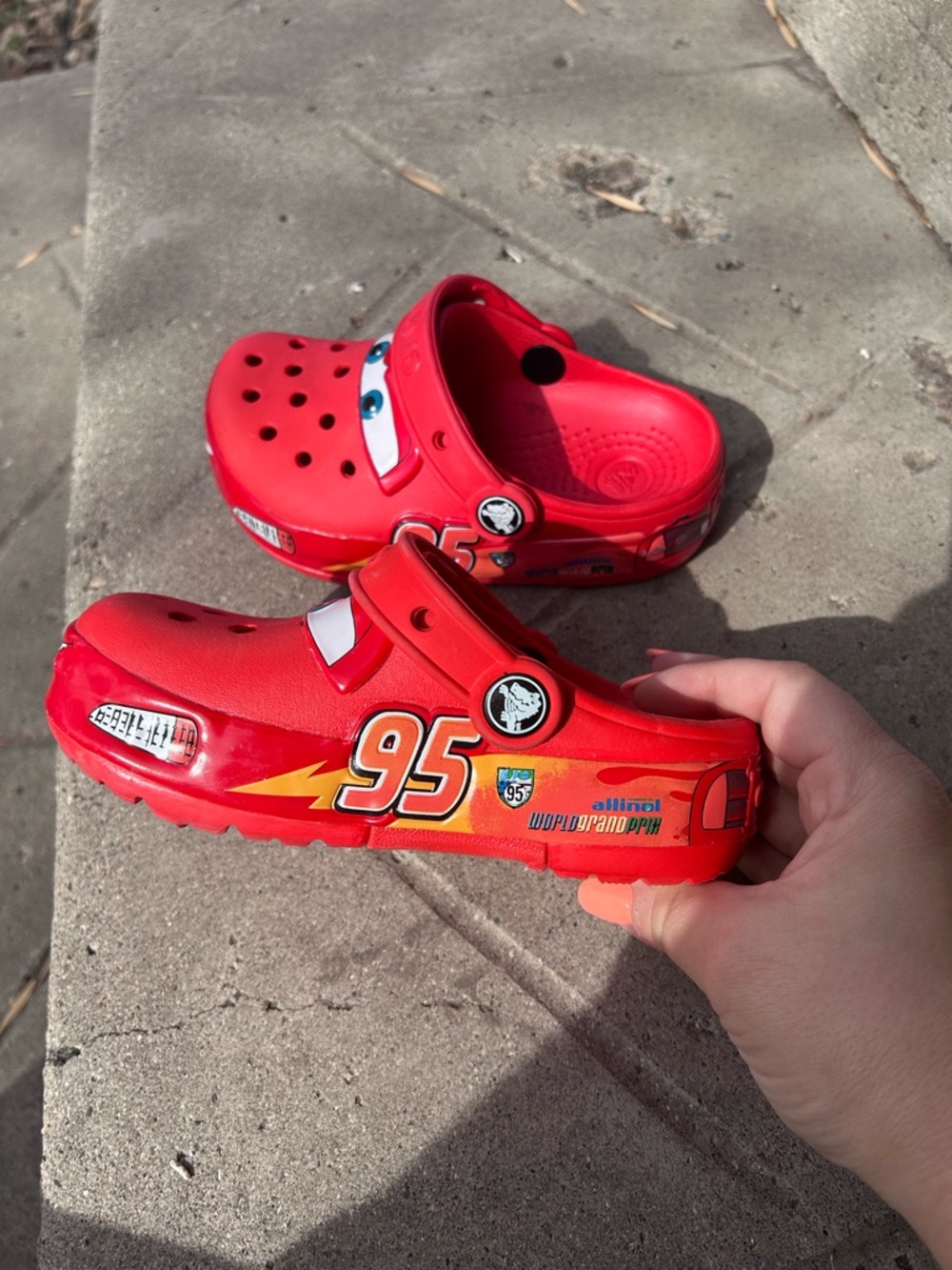 Kids Lightning McQueen Crocs-Style Clogs in Red